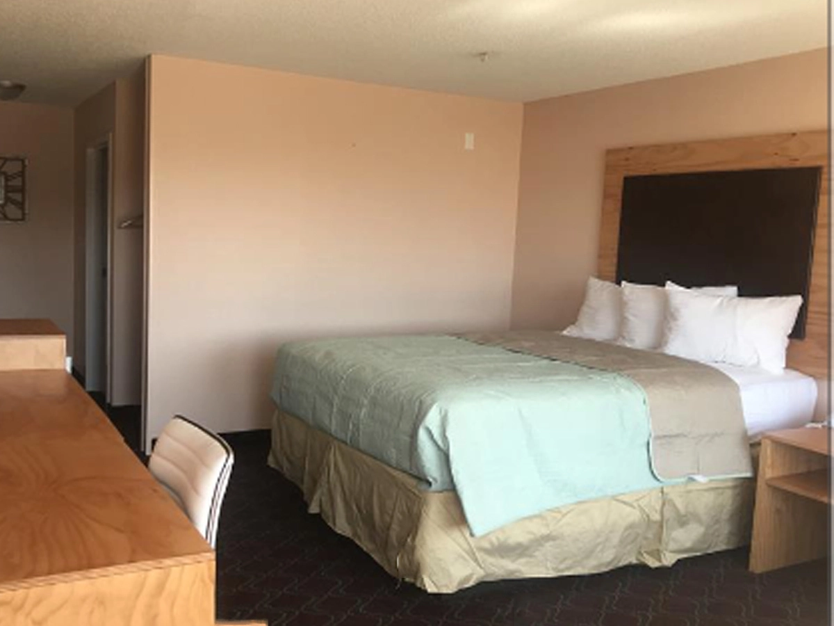 NON-SMOKING QUEEN HANDICAP